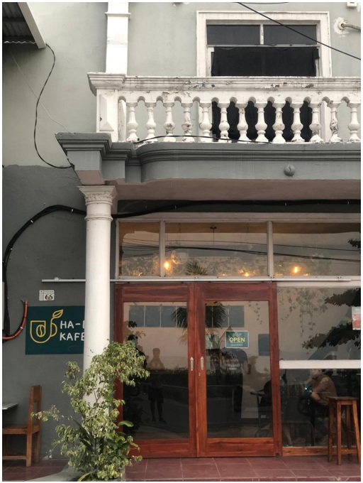 Ha-Ha Café